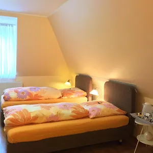 Barcelona 2*, Düsseldorf Duitsland